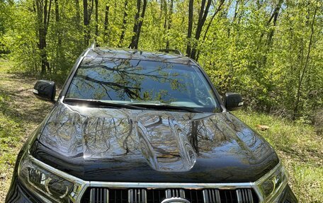 Toyota Land Cruiser Prado 150 рестайлинг 2, 2018 год, 7 000 000 рублей, 6 фотография