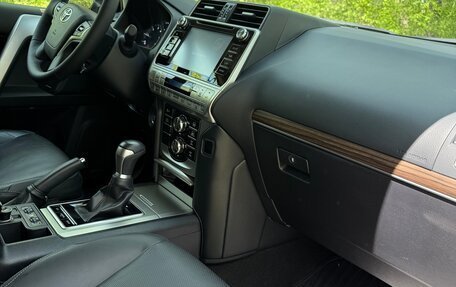 Toyota Land Cruiser Prado 150 рестайлинг 2, 2018 год, 7 000 000 рублей, 7 фотография