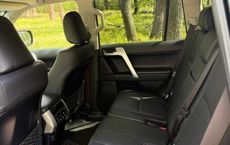 Toyota Land Cruiser Prado 150 рестайлинг 2, 2018 год, 7 000 000 рублей, 13 фотография