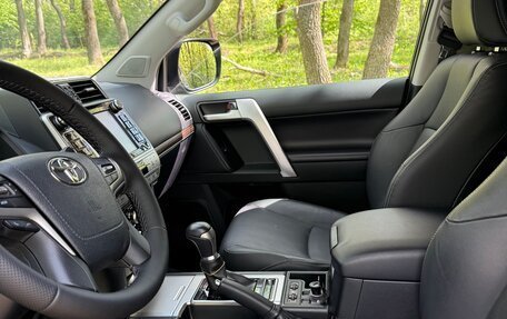 Toyota Land Cruiser Prado 150 рестайлинг 2, 2018 год, 7 000 000 рублей, 11 фотография