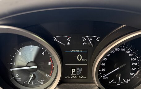 Toyota Land Cruiser 200, 2014 год, 3 300 000 рублей, 7 фотография