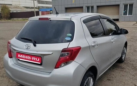Toyota Vitz, 2015 год, 850 000 рублей, 4 фотография