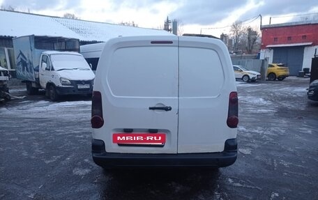 Peugeot Partner II рестайлинг 2, 2011 год, 440 000 рублей, 5 фотография