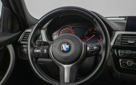 BMW 3 серия, 2018 год, 3 050 000 рублей, 15 фотография