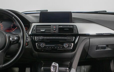 BMW 3 серия, 2018 год, 3 050 000 рублей, 14 фотография