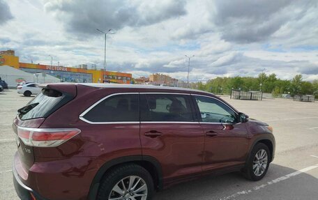Toyota Highlander III, 2015 год, 3 000 000 рублей, 4 фотография