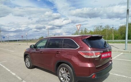 Toyota Highlander III, 2015 год, 3 000 000 рублей, 7 фотография