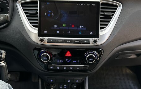 Hyundai Solaris II рестайлинг, 2018 год, 1 380 000 рублей, 11 фотография