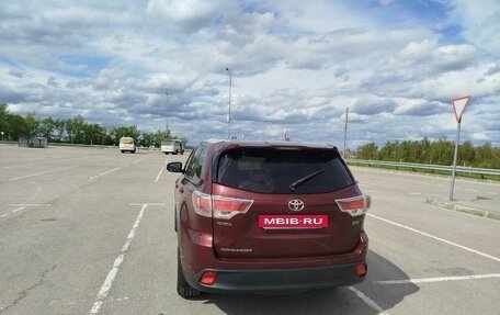 Toyota Highlander III, 2015 год, 3 000 000 рублей, 3 фотография