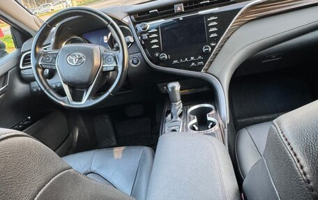 Toyota Camry, 2020 год, 3 150 000 рублей, 2 фотография