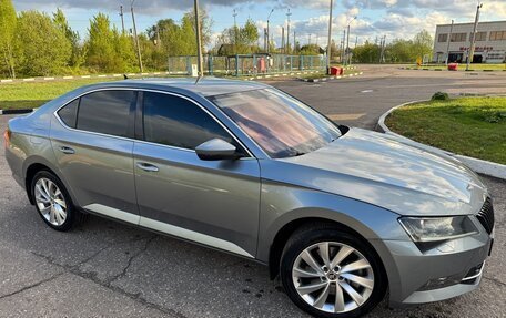 Skoda Superb III рестайлинг, 2017 год, 2 350 000 рублей, 2 фотография