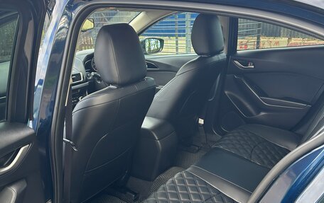 Mazda 3, 2016 год, 1 600 000 рублей, 18 фотография
