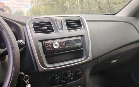 Renault Logan II, 2017 год, 985 000 рублей, 6 фотография