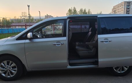 KIA Carnival III, 2017 год, 2 599 900 рублей, 10 фотография