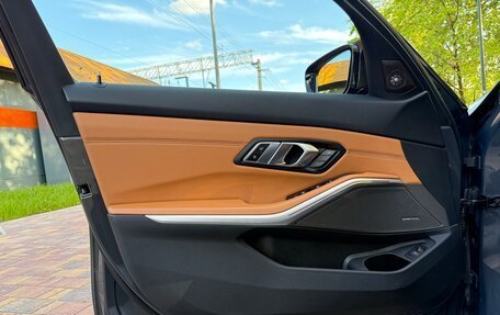 BMW 3 серия, 2020 год, 3 890 000 рублей, 12 фотография
