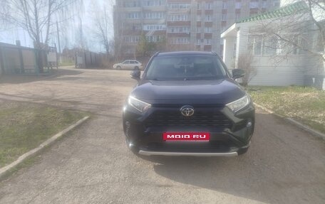 Toyota RAV4, 2019 год, 3 300 000 рублей, 1 фотография