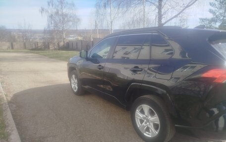 Toyota RAV4, 2019 год, 3 300 000 рублей, 4 фотография