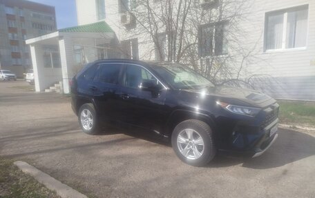 Toyota RAV4, 2019 год, 3 300 000 рублей, 7 фотография