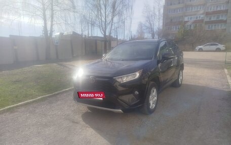 Toyota RAV4, 2019 год, 3 300 000 рублей, 10 фотография