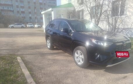Toyota RAV4, 2019 год, 3 300 000 рублей, 6 фотография
