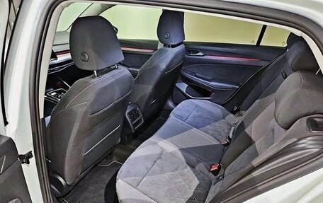 Volkswagen Golf VIII, 2023 год, 3 180 000 рублей, 12 фотография