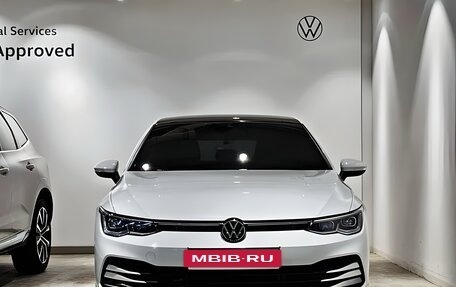 Volkswagen Golf VIII, 2023 год, 3 180 000 рублей, 2 фотография