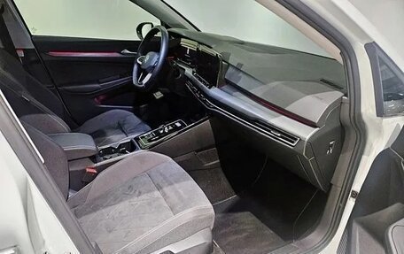 Volkswagen Golf VIII, 2023 год, 3 180 000 рублей, 11 фотография