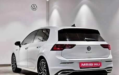 Volkswagen Golf VIII, 2023 год, 3 180 000 рублей, 4 фотография