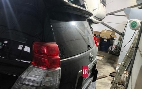 Toyota Land Cruiser Prado 150 рестайлинг 2, 2010 год, 2 700 000 рублей, 2 фотография