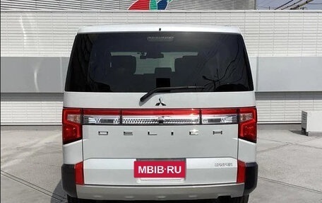 Mitsubishi Delica D:5 I, 2022 год, 2 850 000 рублей, 6 фотография