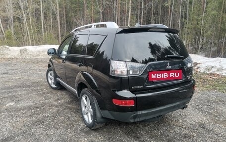 Mitsubishi Outlander III рестайлинг 3, 2008 год, 1 300 000 рублей, 9 фотография