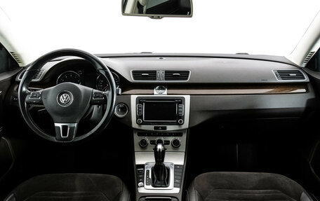 Volkswagen Passat B7, 2012 год, 999 000 рублей, 10 фотография