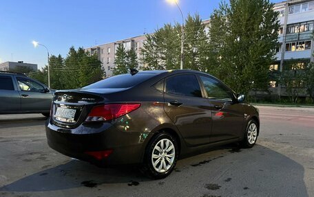 Hyundai Solaris II рестайлинг, 2015 год, 1 000 000 рублей, 4 фотография