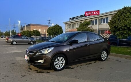 Hyundai Solaris II рестайлинг, 2015 год, 1 000 000 рублей, 1 фотография