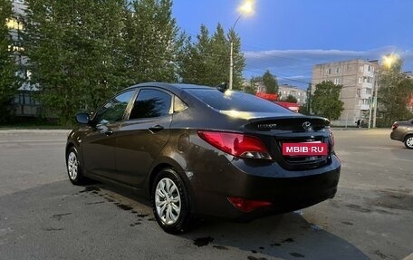 Hyundai Solaris II рестайлинг, 2015 год, 1 000 000 рублей, 6 фотография