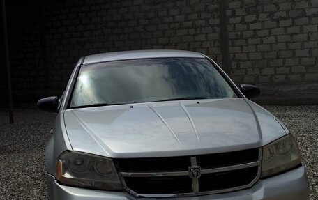 Dodge Avenger II рестайлинг, 2008 год, 300 000 рублей, 2 фотография