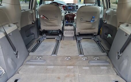 Toyota Sienna III, 2013 год, 2 950 000 рублей, 15 фотография