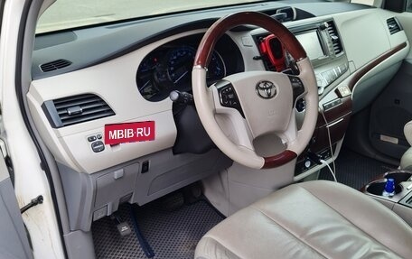 Toyota Sienna III, 2013 год, 2 950 000 рублей, 16 фотография
