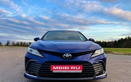 Toyota Camry, 2021 год, 3 500 000 рублей, 2 фотография
