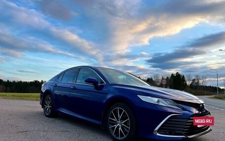 Toyota Camry, 2021 год, 3 500 000 рублей, 3 фотография