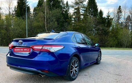 Toyota Camry, 2021 год, 3 500 000 рублей, 4 фотография