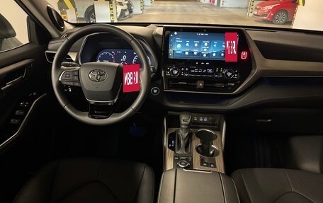Toyota Highlander, 2024 год, 5 990 000 рублей, 3 фотография