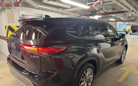 Toyota Highlander, 2024 год, 5 990 000 рублей, 22 фотография