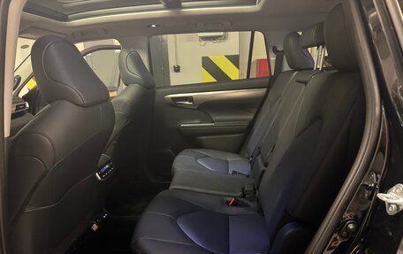 Toyota Highlander, 2024 год, 5 990 000 рублей, 15 фотография