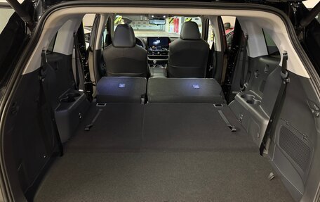 Toyota Highlander, 2024 год, 5 990 000 рублей, 19 фотография