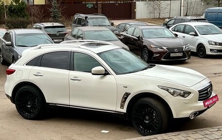 Infiniti FX II, 2011 год, 2 700 000 рублей, 23 фотография