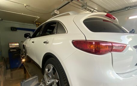 Infiniti FX II, 2011 год, 2 700 000 рублей, 26 фотография