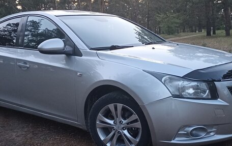 Chevrolet Cruze II, 2010 год, 520 000 рублей, 3 фотография