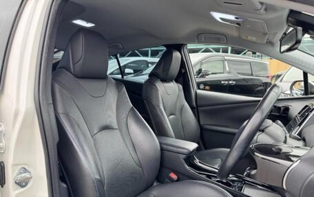 Toyota Prius IV XW50, 2022 год, 1 600 000 рублей, 23 фотография
