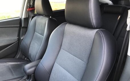 Honda Insight II рестайлинг, 2014 год, 761 000 рублей, 16 фотография